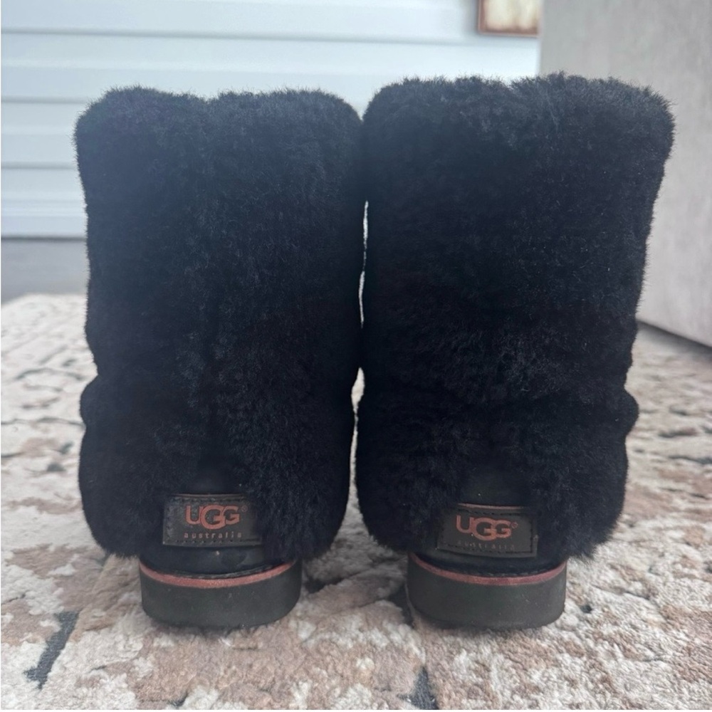 UGG Black Boots EUC - Picture 6 of 10